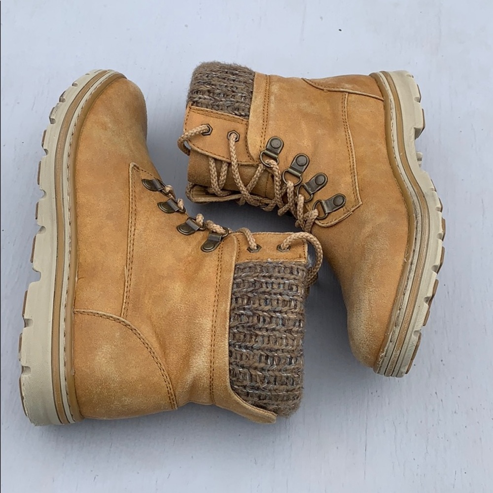 Cute Boots with Knit Top